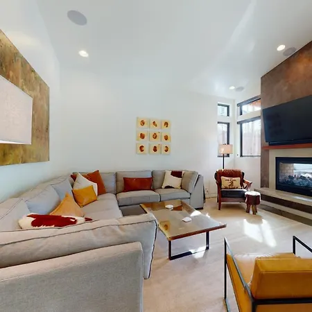 Belmont Beauty Villa